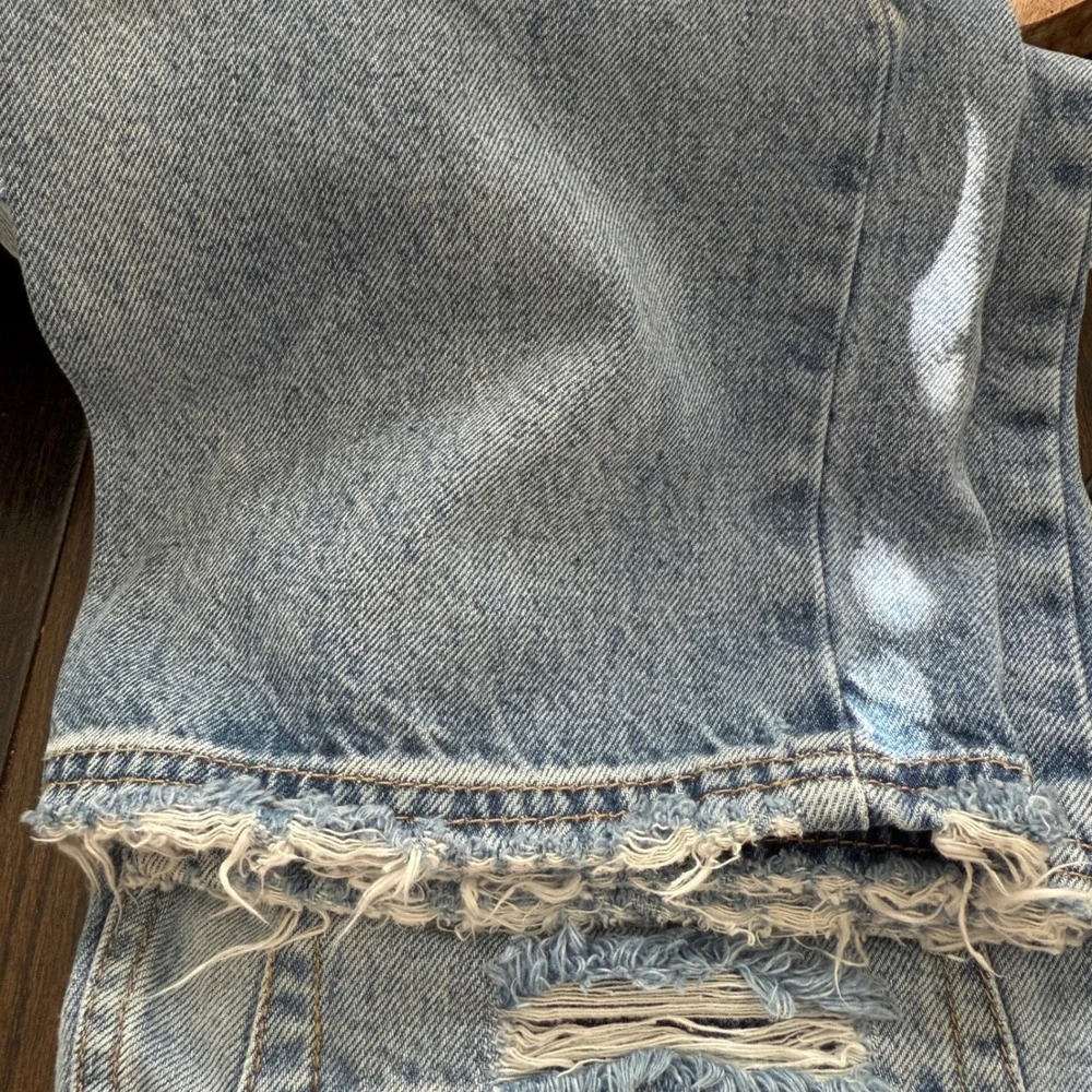 We The Free Ripped High Rise Straight Leg‎ Jeans Light Wash Distressed 24 Baggy